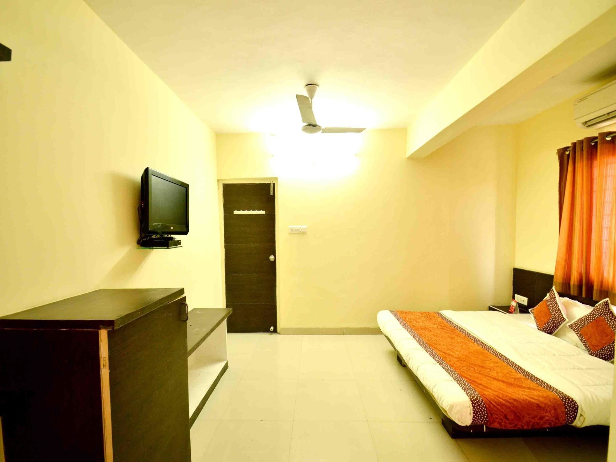 Hotel Vijay Nagar อินดอร์ ภายนอก รูปภาพ