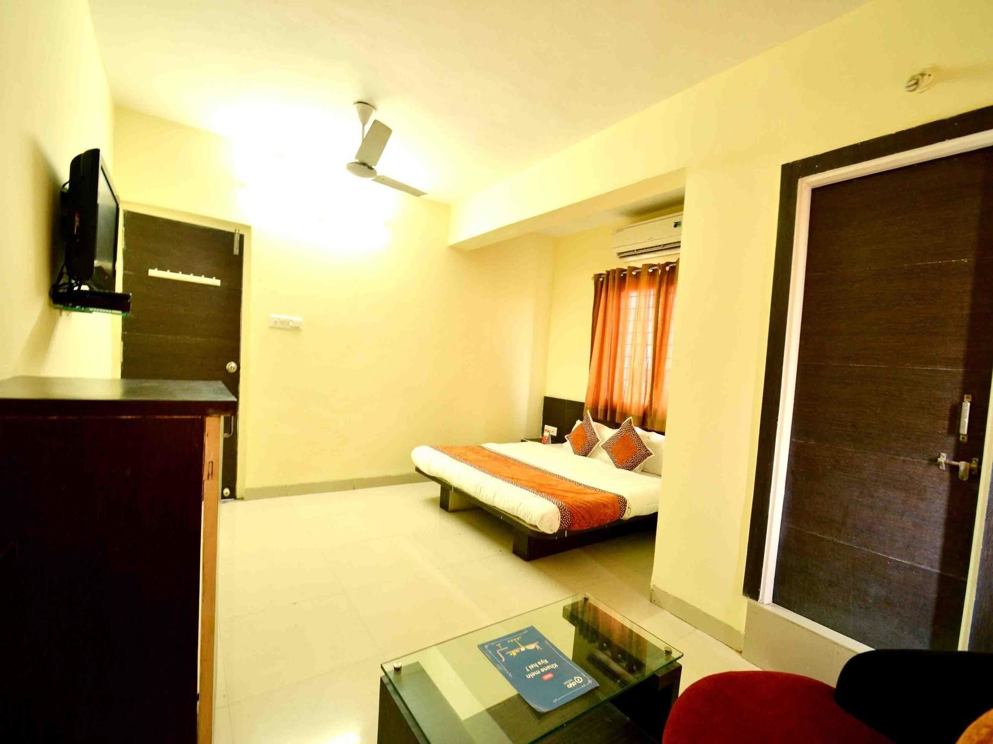 Hotel Vijay Nagar อินดอร์ ภายนอก รูปภาพ